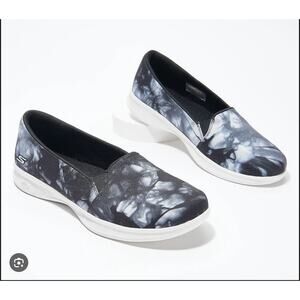 Skechers Women's Black Tie-Dye Slip-On Walking Shoes